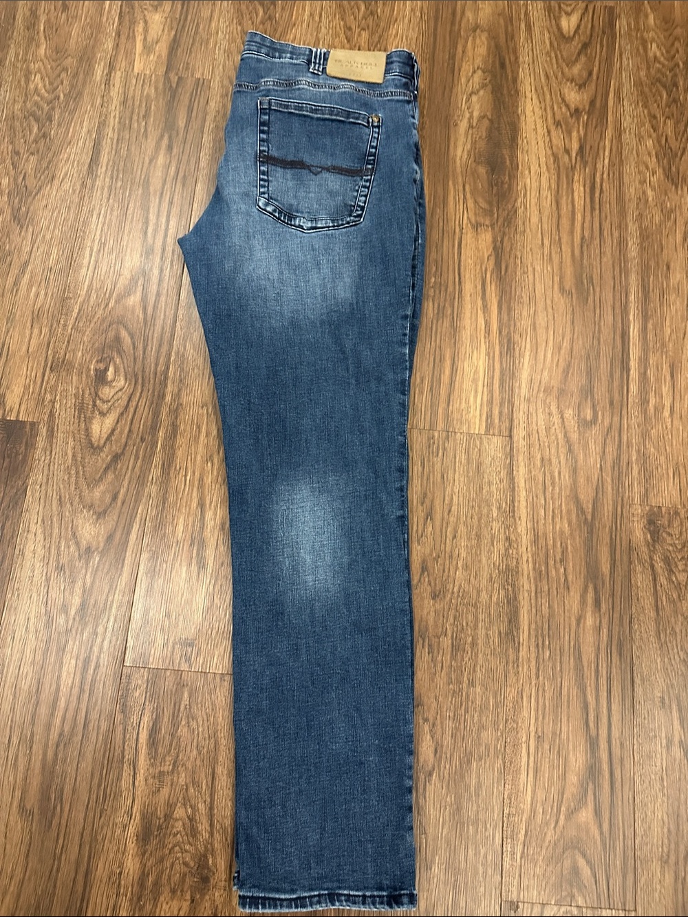 Slim Straight Men's Jeans in Medium Blue - Classic Fit